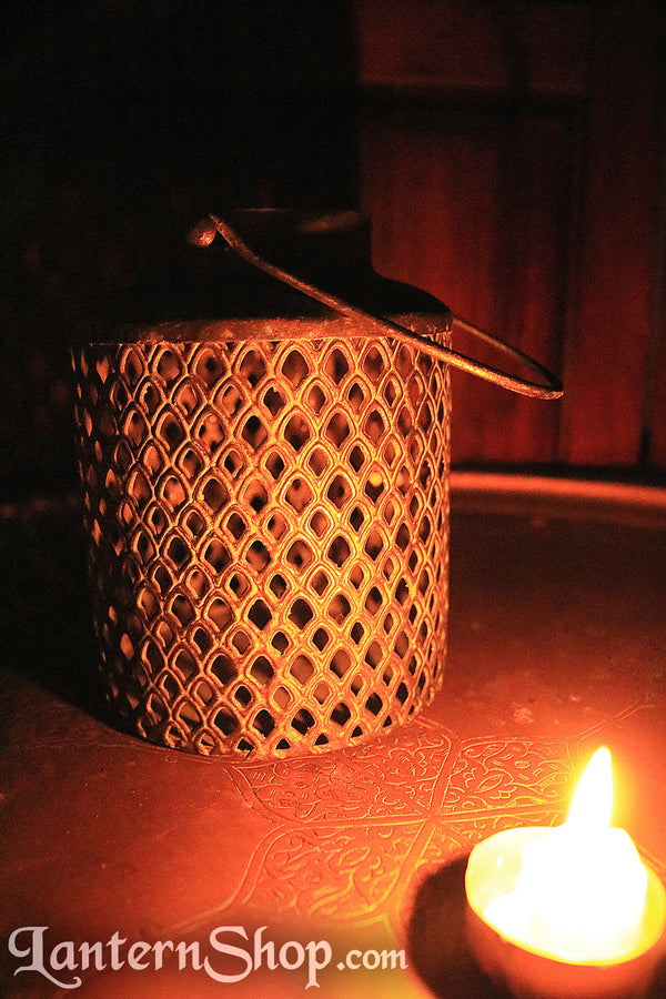 Diamond weave basket lantern