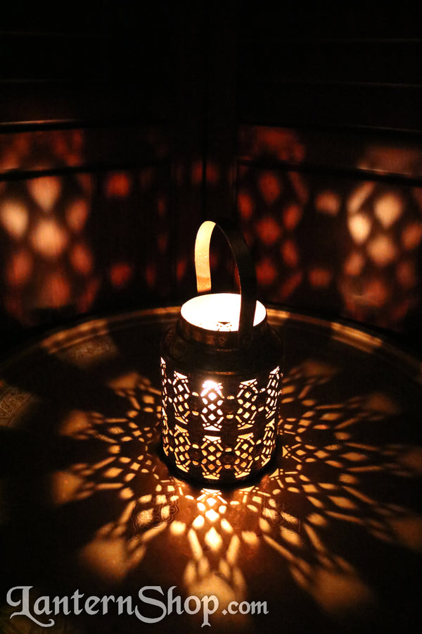 Golden flowers basket lantern