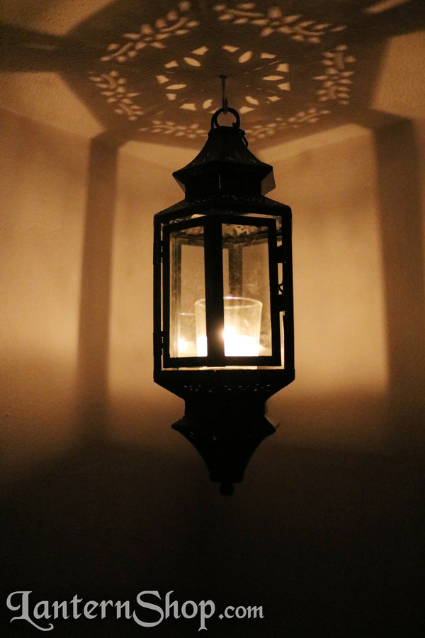 Clear pinched pendant lantern